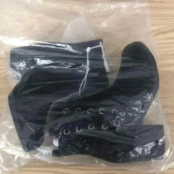 🆕JUSTICE BLACK SIDE LACE FAUX FUR BOOTS 12🆕 - Picture 3 of 5